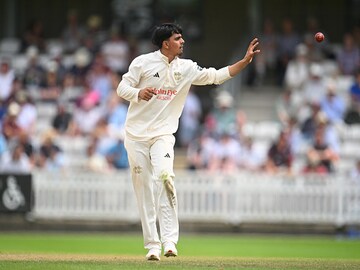 फरहान अहमद 3  फरहान अहमद 3