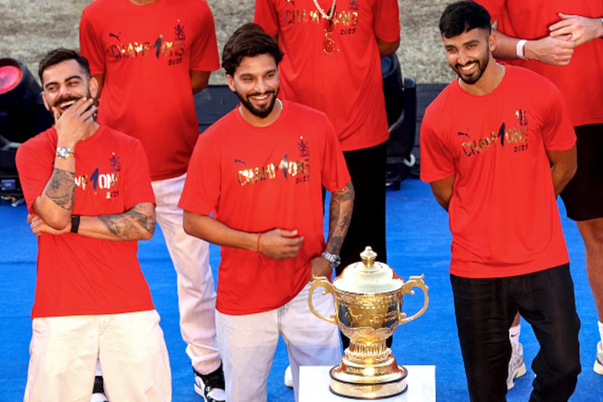 ipl trophy ipl trophy