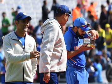 टीम इंडिया के खिलाड़ी और कोच 1  टीम इंडिया के खिलाड़ी और कोच 1