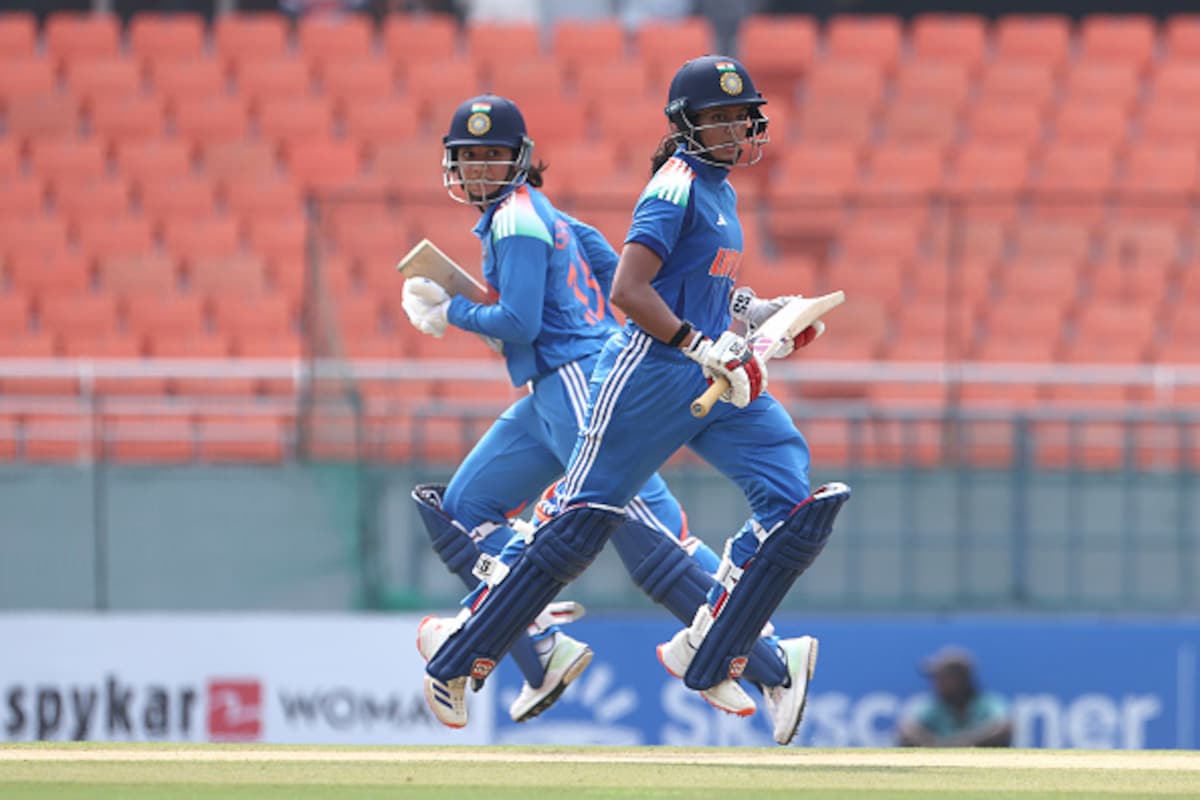 स्मृति मांधना और प्रतिका 6 स्मृति मांधना और प्रतिका 6