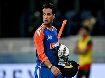 अभिषेक शर्मा 1 अभिषेक शर्मा 1