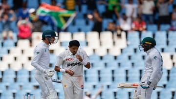 SA beat PAK in first Test SA beat PAK in first Test