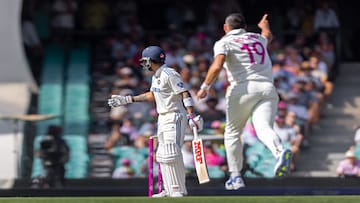 Virat Kohli, Scott Boland Virat Kohli, Scott Boland