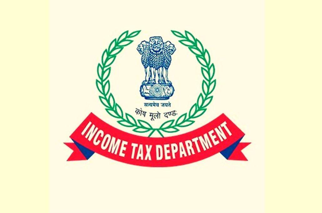 छापेमारी दिल्ली, मुंबई, नोएडा, पुणे और कुछ अन्य स्थानों पर कंपनी के परिसरों पर की जा रही है