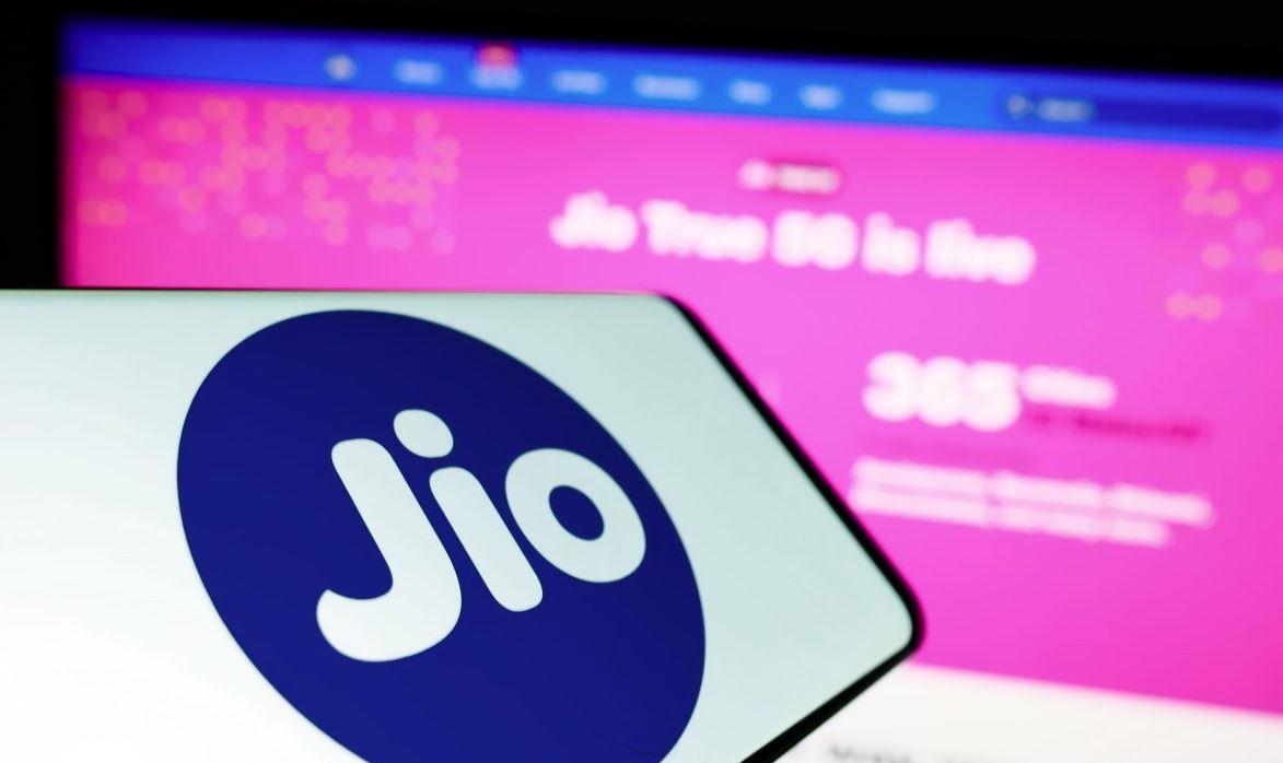  Jio Financial Services को वर्तमान में एक डमी टिकर के तहत सूचीबद्ध किया गया है