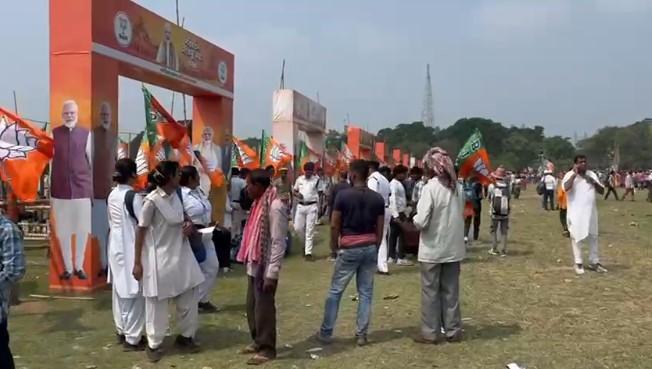 ব্রিগেডে মোদীর সভায় জড়ো হচ্ছেন বিজেপি সমর্থকরা