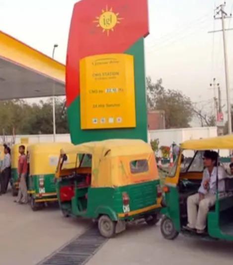 সিএনজি পাম্পগুলোতে লম্বা লাইন