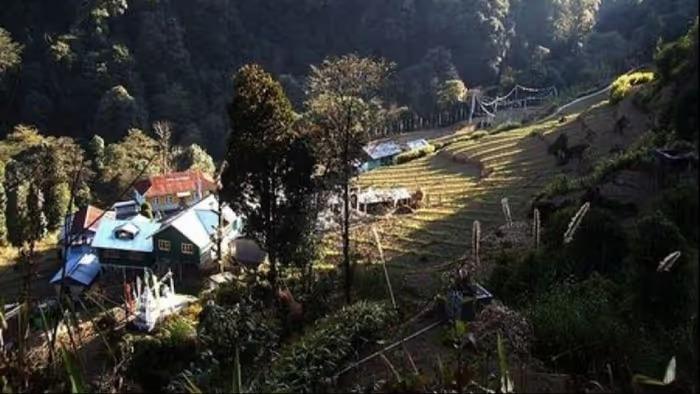 Srikhola Highest Election Booth West Bengal: ১০ হাজার ফুট উঁচুতে! বাংলার এই বুথে ভোট করাতে খচ্চরের পিঠে চেপে পৌঁছতে হয়, জানেন?