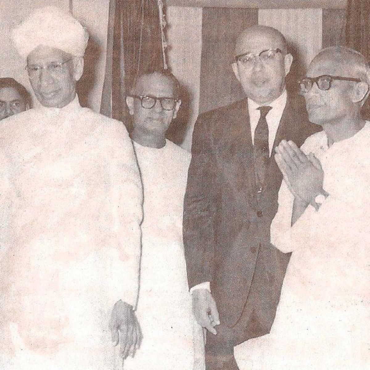 প্রাক্ন মুখ্যমন্ত্রী প্রফুল্ল সেন ও রাষ্ট্রপতি সর্বপল্লি রাধাকৃষ্ণণ