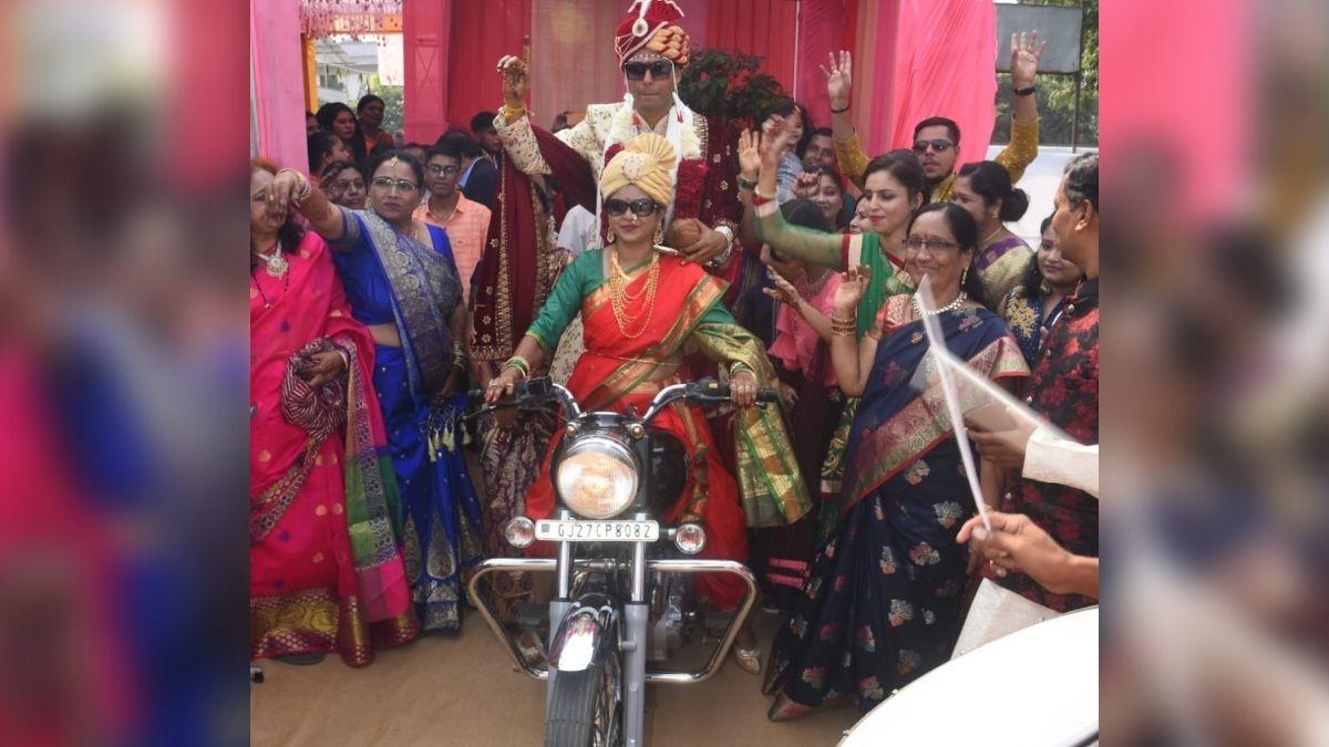 भाई को बुलेट पर लेकर शादी के पंडाल तक ले गई बहन