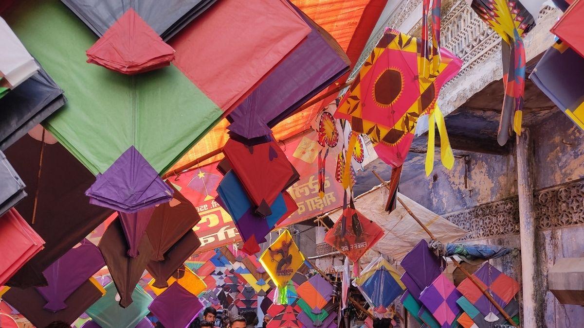  नेताओं की तस्वीरों वाली पतंग