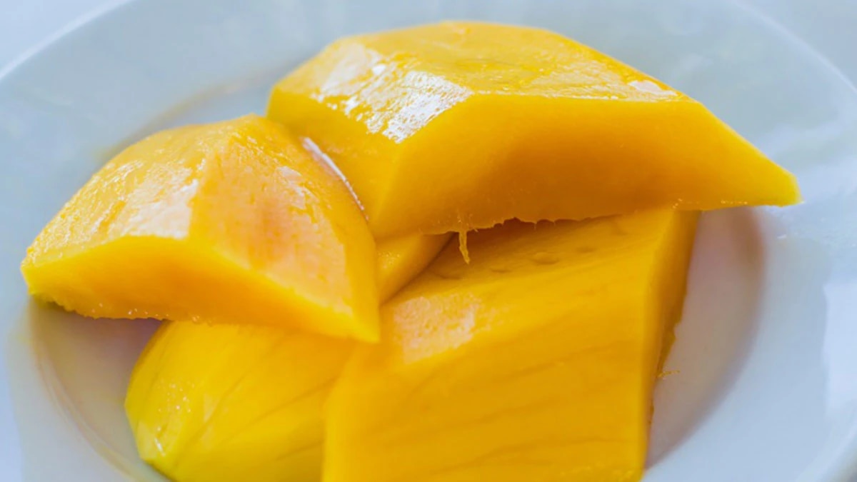 How To Store Mangoফ্রিজে আম রাখা উচিত? জানুন সংরক্ষণের সঠিক উপায়