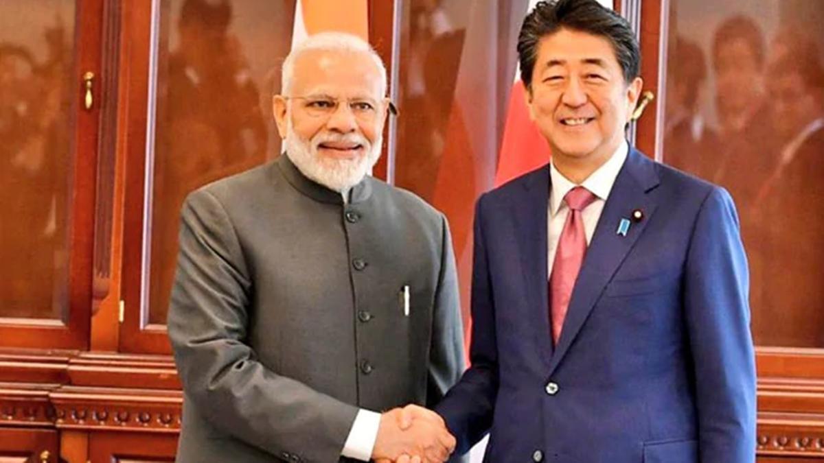 প্রধানমন্ত্রী নরেন্দ্র মোদী ও জাপানের প্রাক্তন প্রধানমন্ত্রী শিনজো আবে