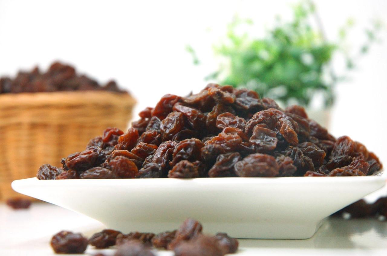 Raisins Benefits টক ঢেকুর থেকে পেট ব্যথাঅ্যাসিডিটি, এভাবে কিশমিশ