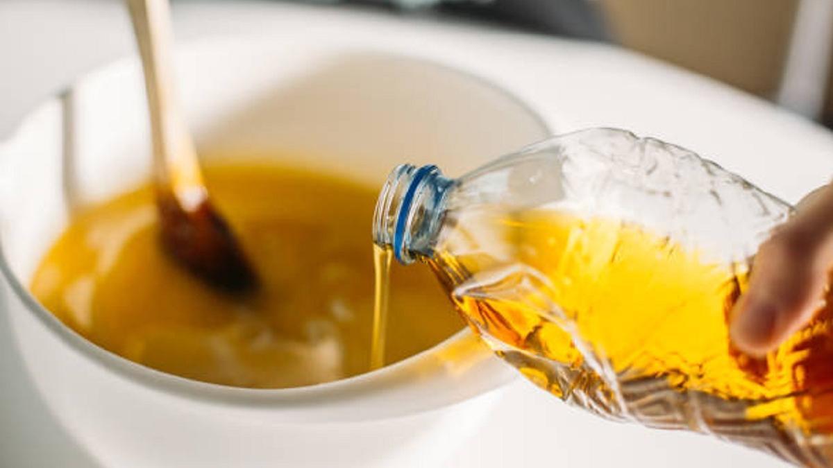 Reusing Cooking Oil Health Effects রান্নায় ব্যবহৃত তেল বারবার গরম করে