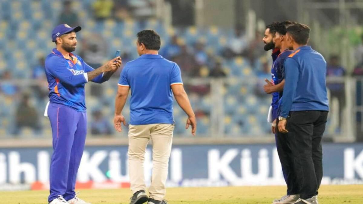 ছবি তুলে দিলেন সূর্যকুমার