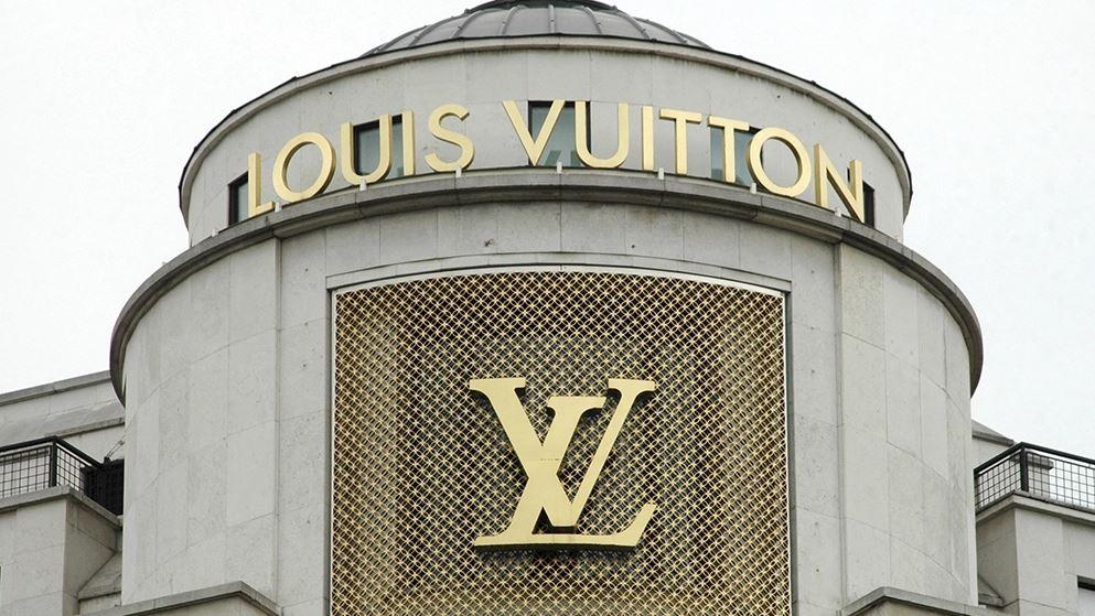 Louis Vuitton एम्पायर का वारिस बनाने के लिए बर्नार्ड अरनॉल्ट की खोज जारी है।