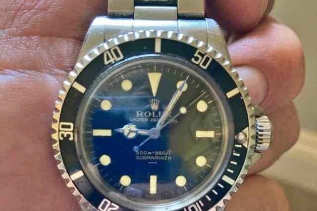 (1963 Rolex Submariner Watch) https://www.aajtak.in/trending/story/antique-watch-was-bought-for-7000-rupees-now-sold-for-more-than-40-lakhs-rs-expensive-tstf-1694588-2023-05-14
