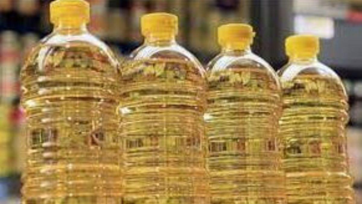 त्काल प्रभाव से सरकार ने 8-12 रुपये प्रति लीटर कम करने का निर्देश दिया है