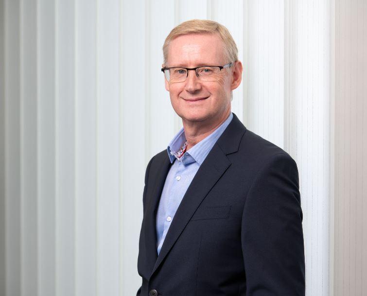 Richard Molyneux को कंपनी ने फुल टाइम CFO नियुक्त किया है