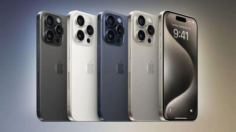 दिल्ली और मुंबई स्टोर्स के उद्घाटन के बाद, यह पहला iPhone लॉन्च है