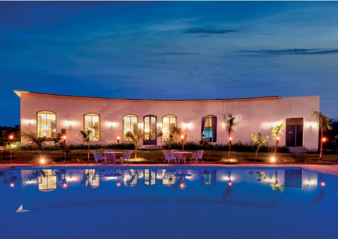 ठहरने के लिए लेक व्यू रूम्स की भी है सुविधा