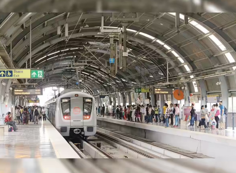 12 नवंबर को आखिरी मेट्रो सेवा सभी लाइनों के टर्मिनल स्टेशनों से (रात 11 की बजाय) रात 10 बजे रवाना होगी