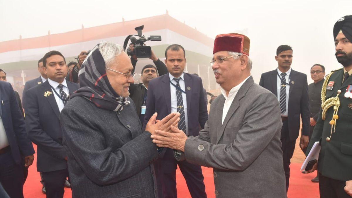 राज्यपाल राजेंद्र विश्वनाथ आर्लेकर और  मुख्यमंत्री नीतीश कुमार . 