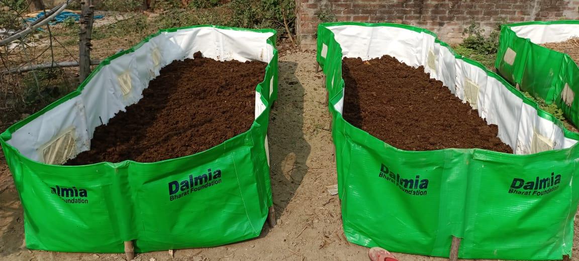 केंचुआ खाद पोषण पदार्थों से भरपूर एक उत्तम जैव उर्वरक है.