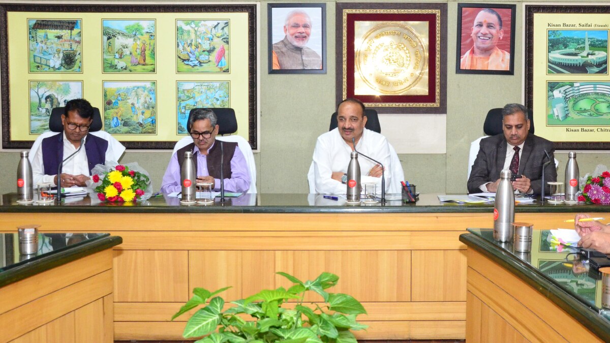 यूपी के कृषि विपणन एवं कृषि विदेश व्यापार राज्य मंत्री दिनेश प्रताप सिंह ने लखनऊ में कृषि निर्यातकों के साथ किया संवाद.