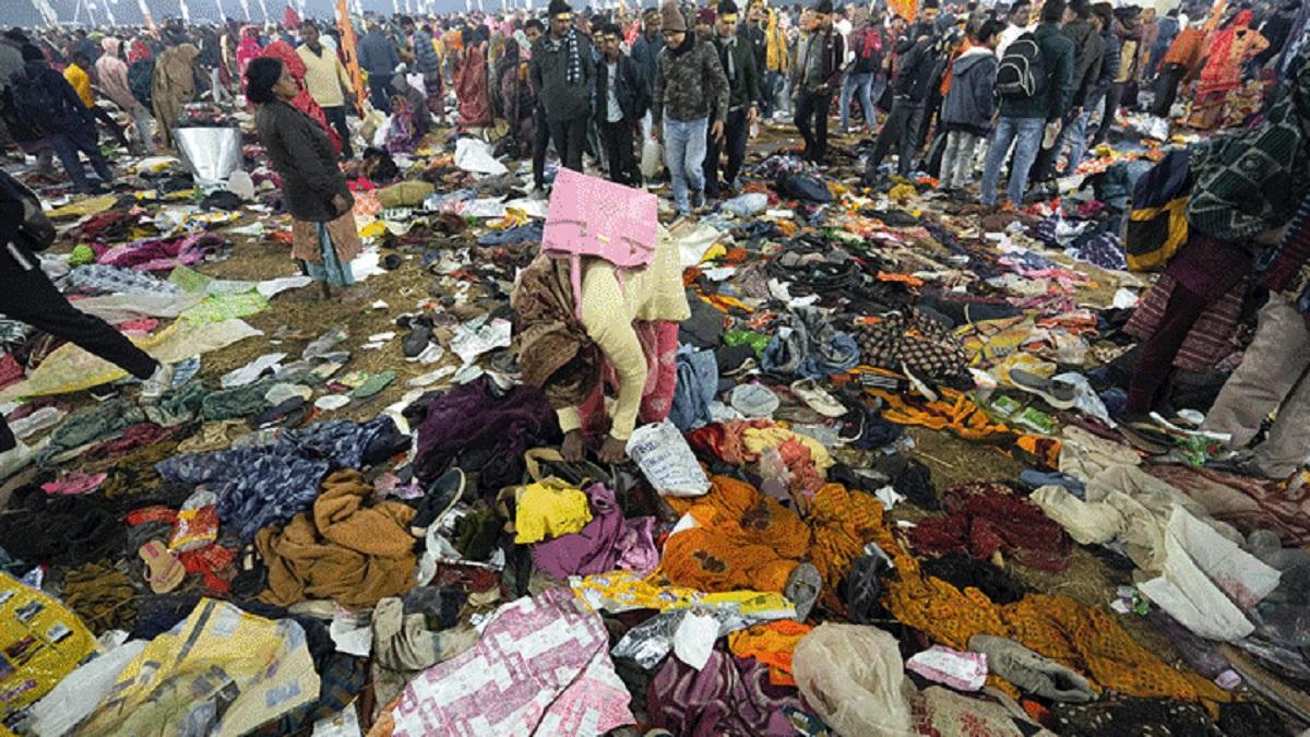 कुंभ के दौरान भगदड़ के बाद की तस्वीर