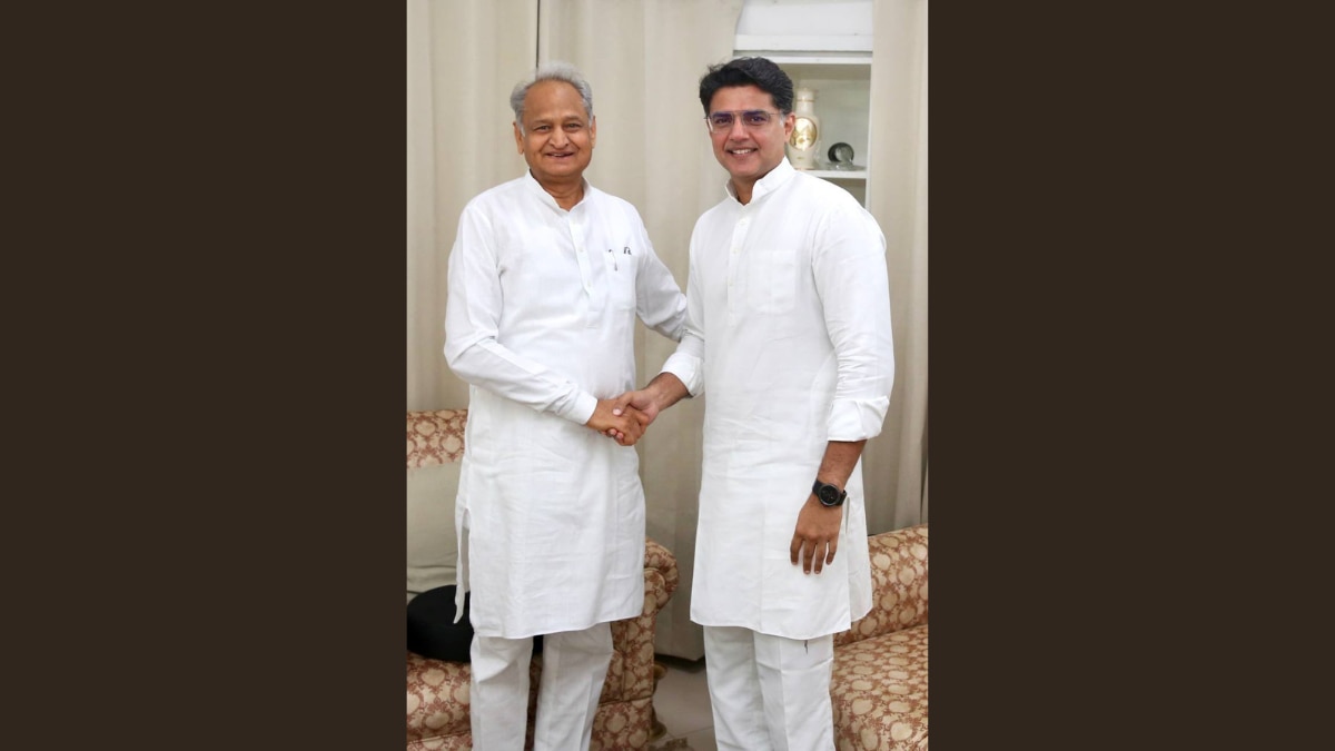 (बाएं) अशोक गहलोत और (दाएं) सचिन पायलट