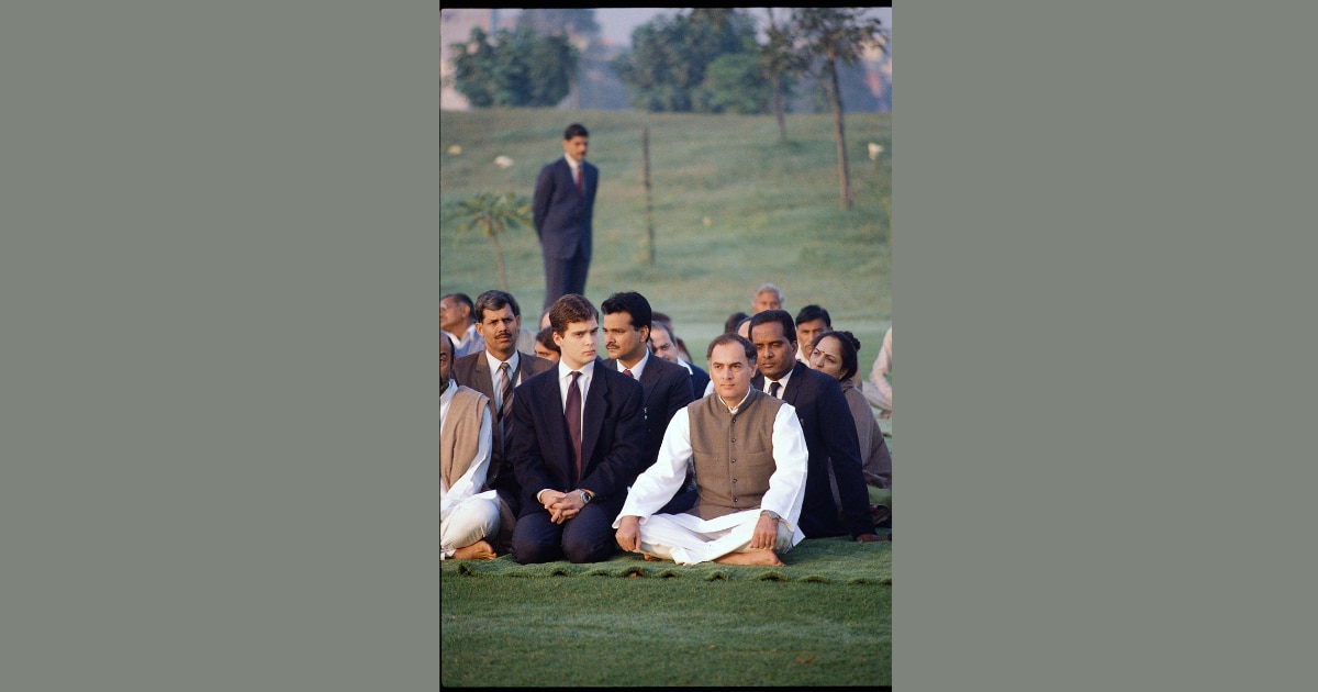 शक्ति स्थल पर पिता राजीव के साथ राहुल गांधी