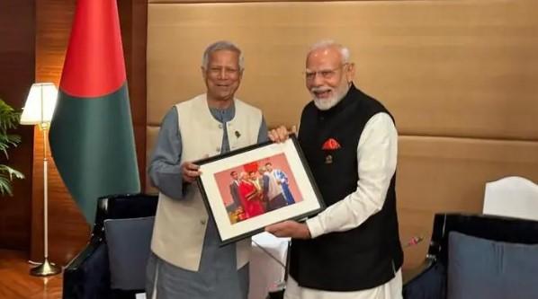 প্রধানমন্ত্রী নরেন্দ্র মোদী ও বাংলাদেশের প্রধান উপদেষ্টা মহম্মদ ইউনূসের বৈঠক -- ফাইল ছবি