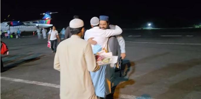 পাকিস্তানের জঙ্গিনেতার জামাই আদর বাংলাদেশে