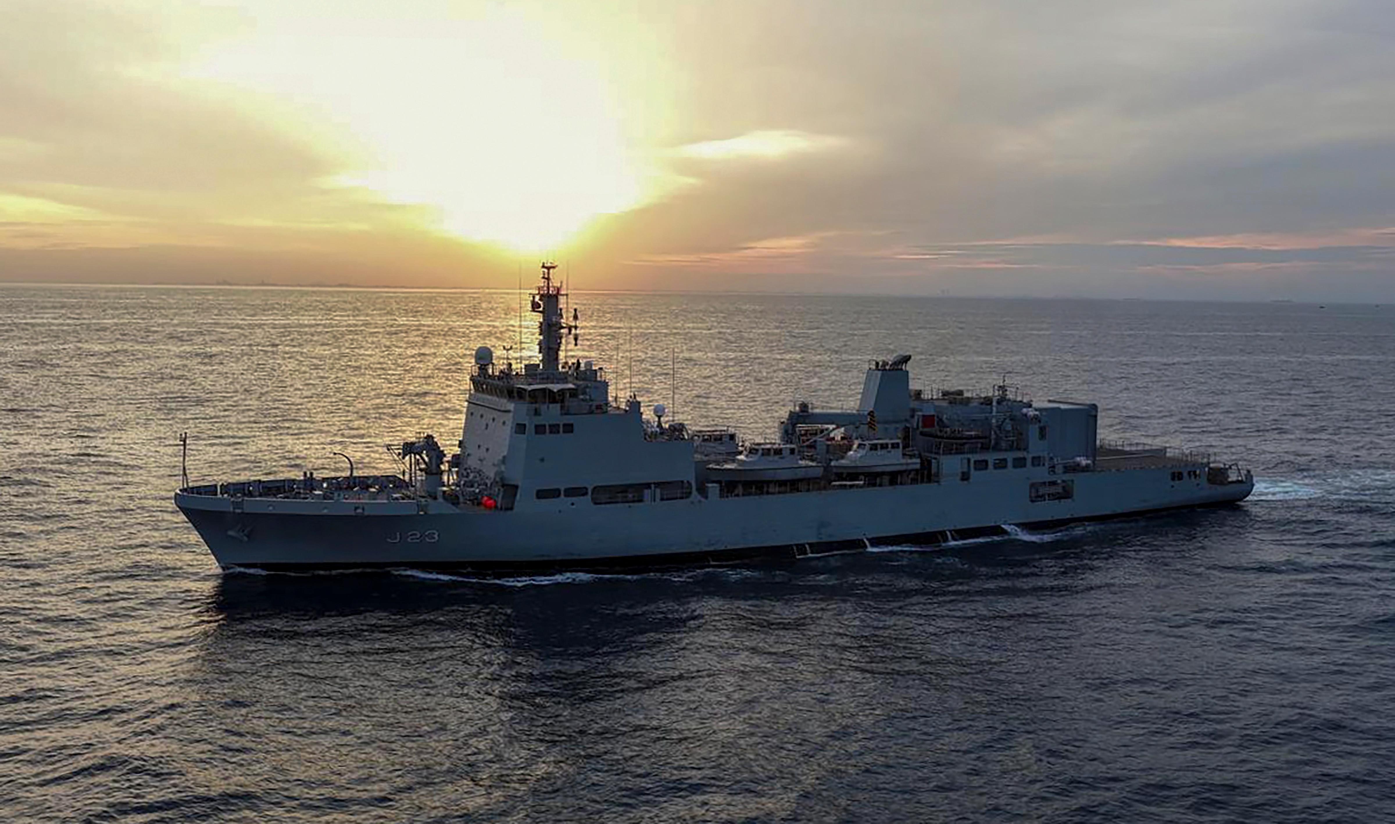 ভারতীয় নৌসেনার মহড়া -- ছবি: PTI