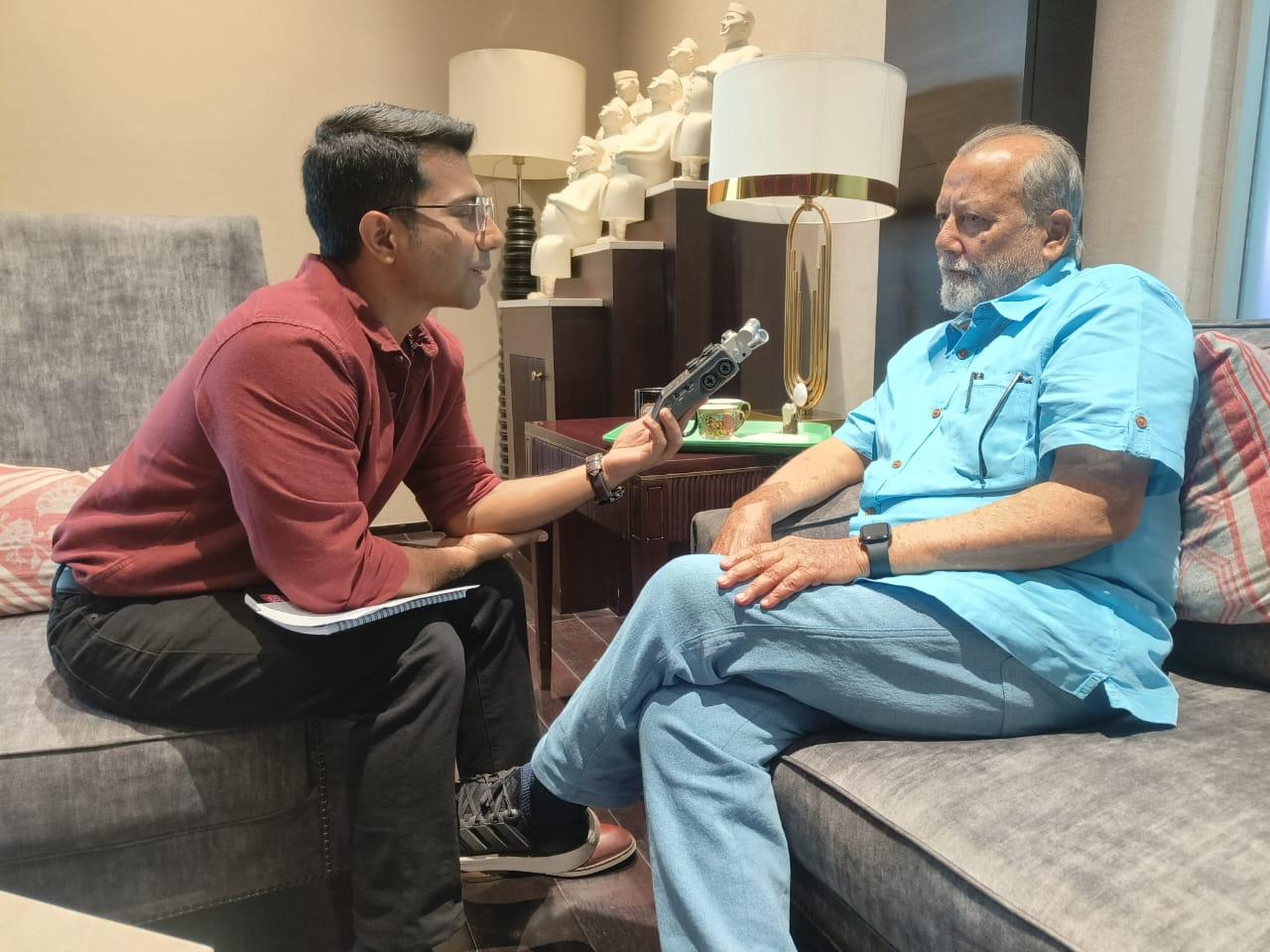 पंकज कपूर से बातचीत करते इंडिया टुडे डिप्टी एडिटर अंजुम शर्मा