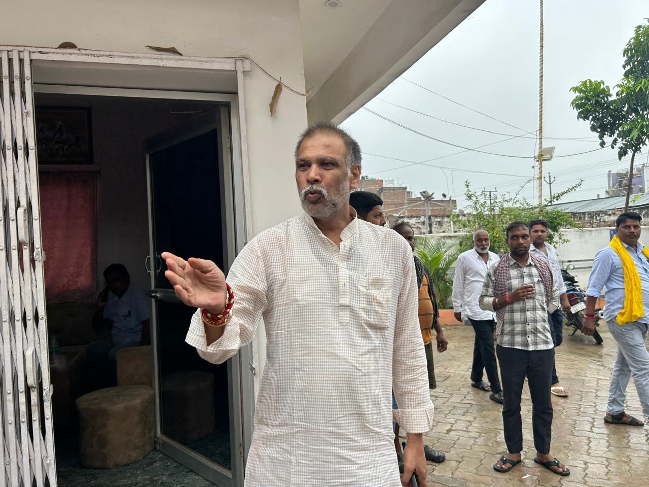 मोकामा से राजद उम्मीदवार वीणा देवी के पति सूरजभान