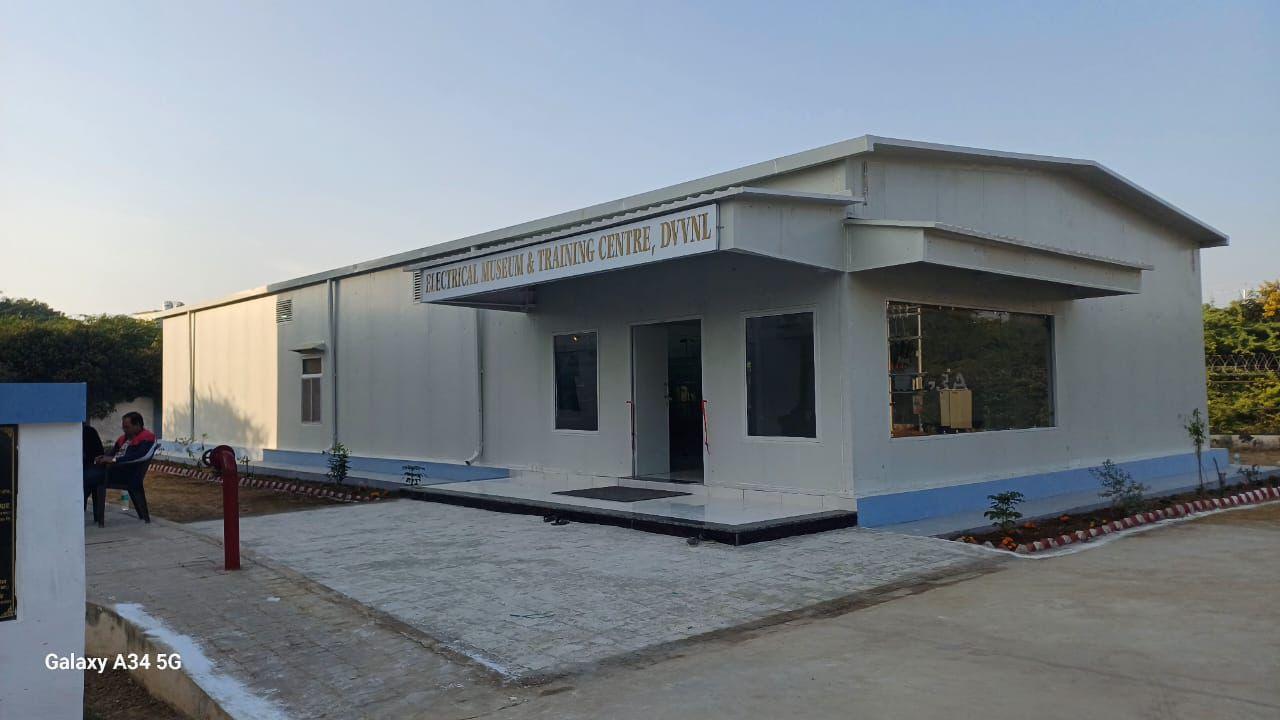 यह म्यूजियम बिजली विभाग के कर्मचारियों के लिए ट्रेनिंग सेंटर भी है
