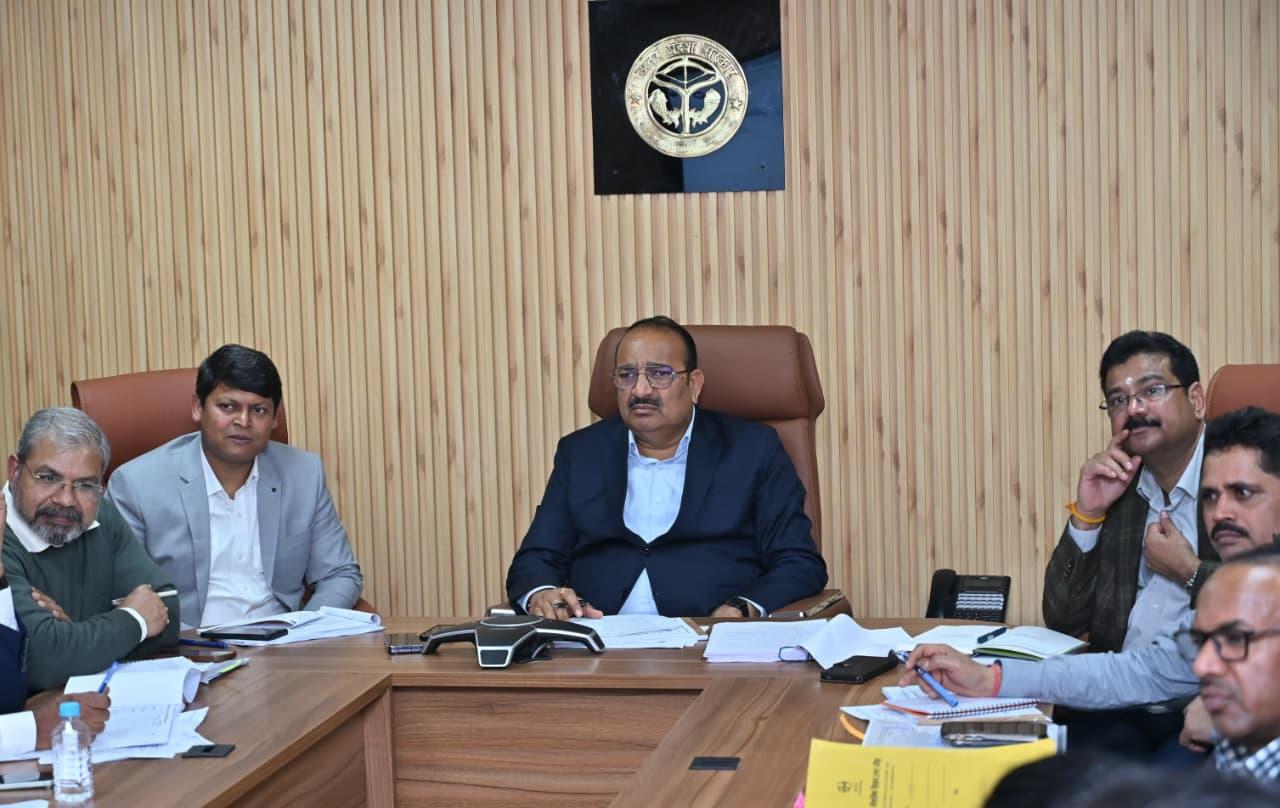 उत्तर प्रदेश के उद्यान मंत्री दिनेश प्रताप सिंह ने बुलाई समीक्षा बैठक