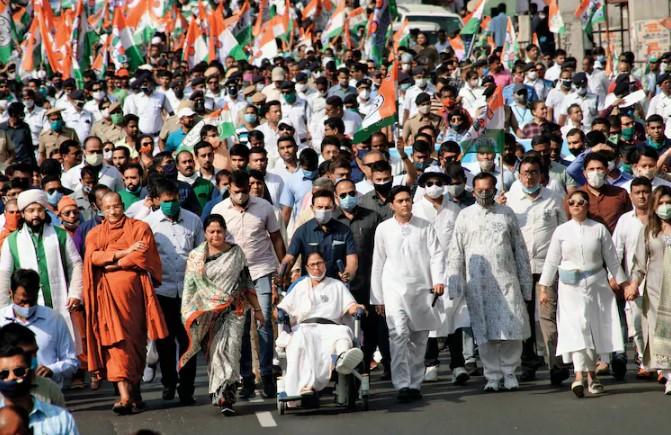 ২০২১ সালের ভোটের সময় মমতা বন্দ্যোপাধ্যায়ের সেই মিছিল-- ফাইল ছবি