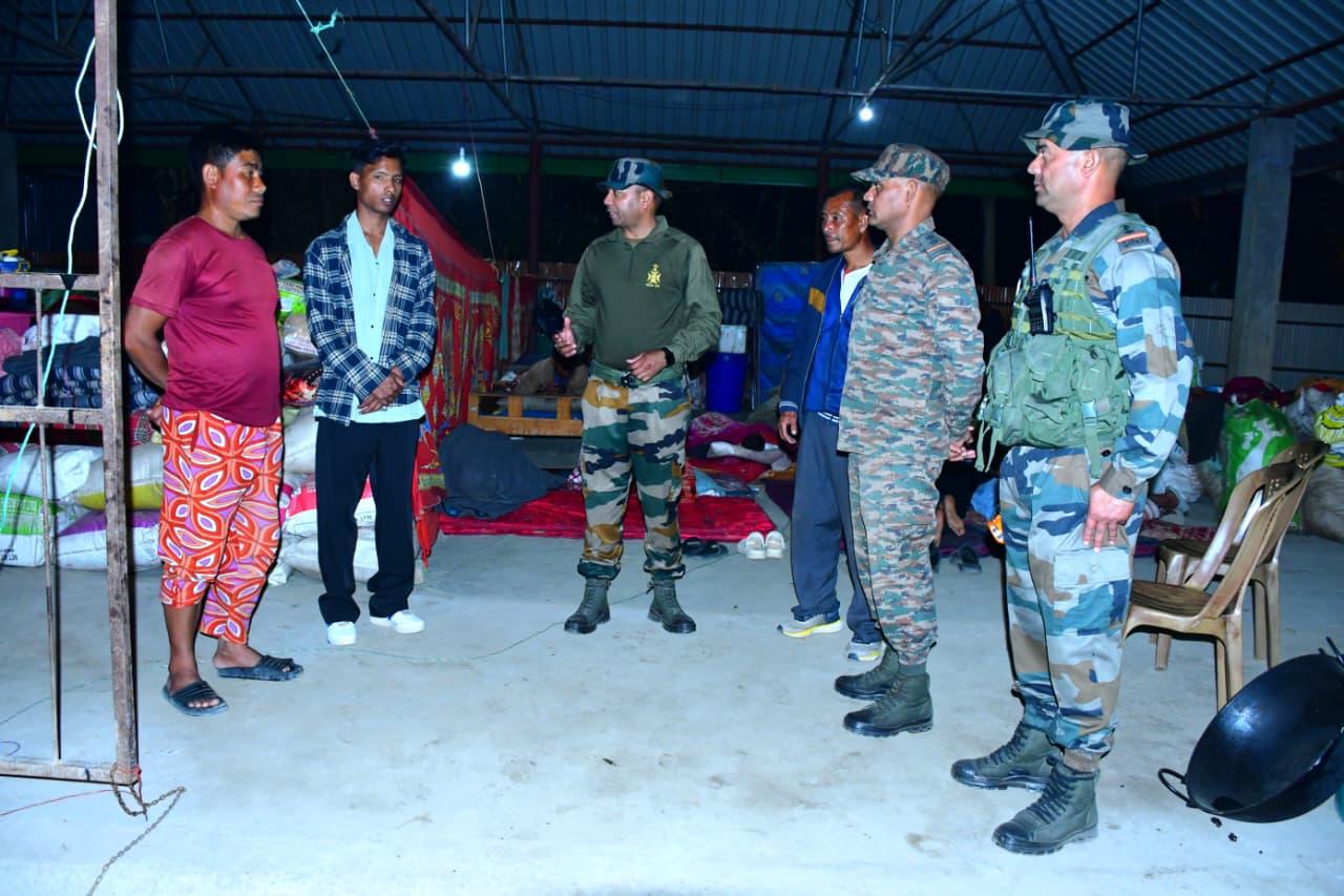 Meitei IDP narrating the ordeals to officers of 19 Garhwal Rifles.