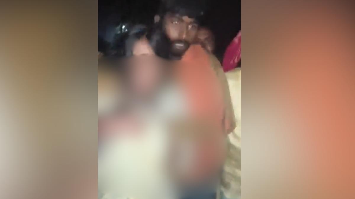 इसी वायरल वीडियो का एक ग्रैब