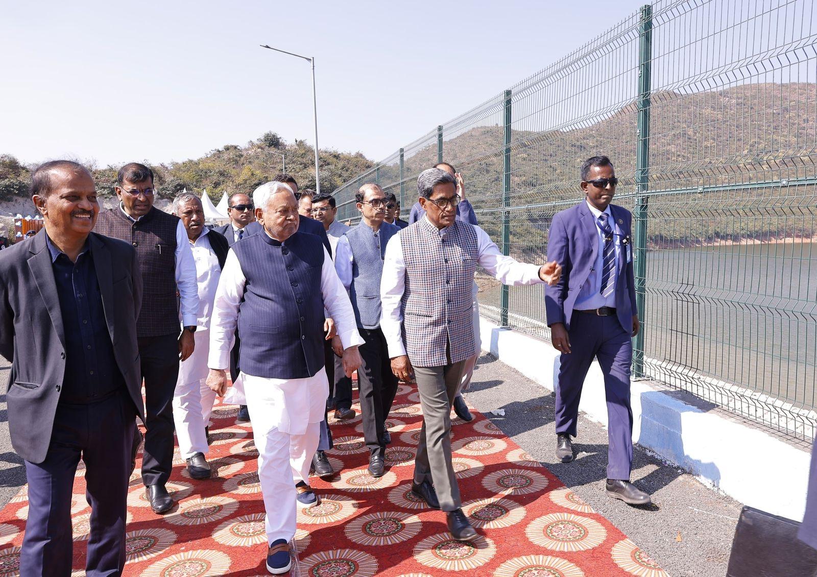 नीतीश कुमार बुनियादी ढांचा विकास पर काफी जोर देते रहे हैं