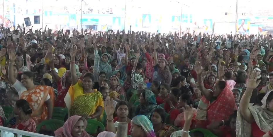 মমতার সভায় যাঁদের নাম বাদ গিয়েছে, তাঁরা হাত তুললেন