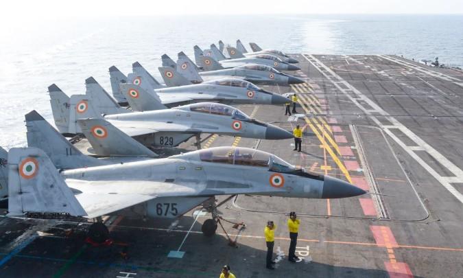 একসঙ্গে ৩৬টি যুদ্ধবিমান-হেলিকপ্টার নিয়ে সমুদ্রে ঘুরতে পারে INS বিক্রান্ত।