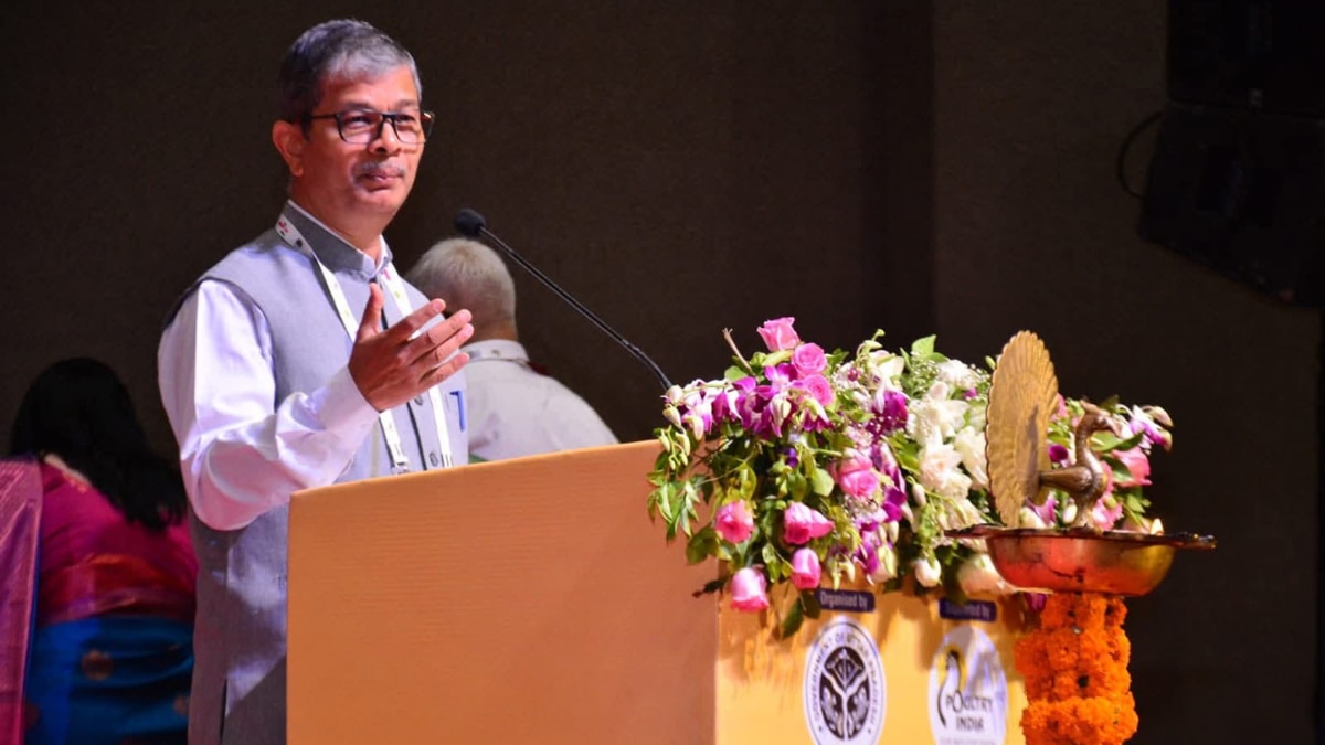 उत्तर प्रदेश के पशुधन एवं दुग्ध विकास विभाग के अपर मुख्य सचिव मुकेश कुमार मेश्राम