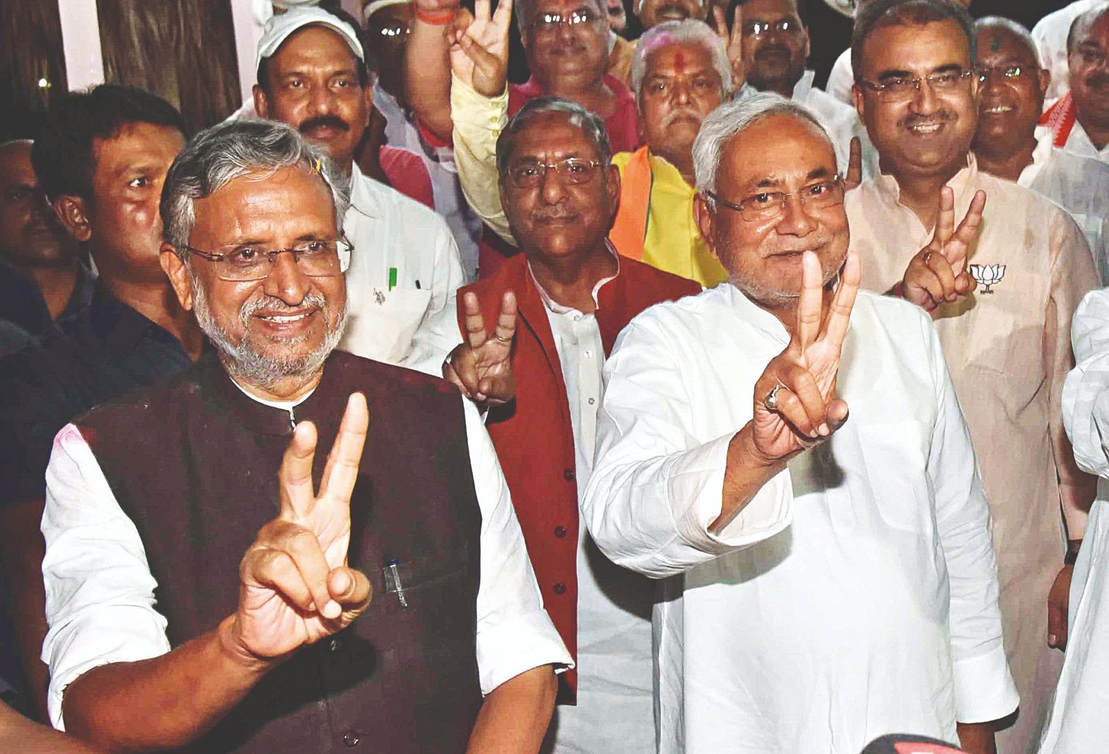 नीतीश कुमार BJP के सुशील मोदी के साथ