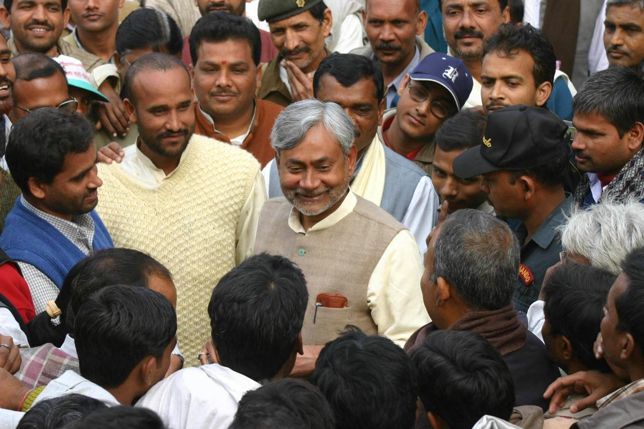 बतौर मुख्यमंत्री नीतीश कुमार अपने पहले कार्यकाल में आम लोगों के बीच