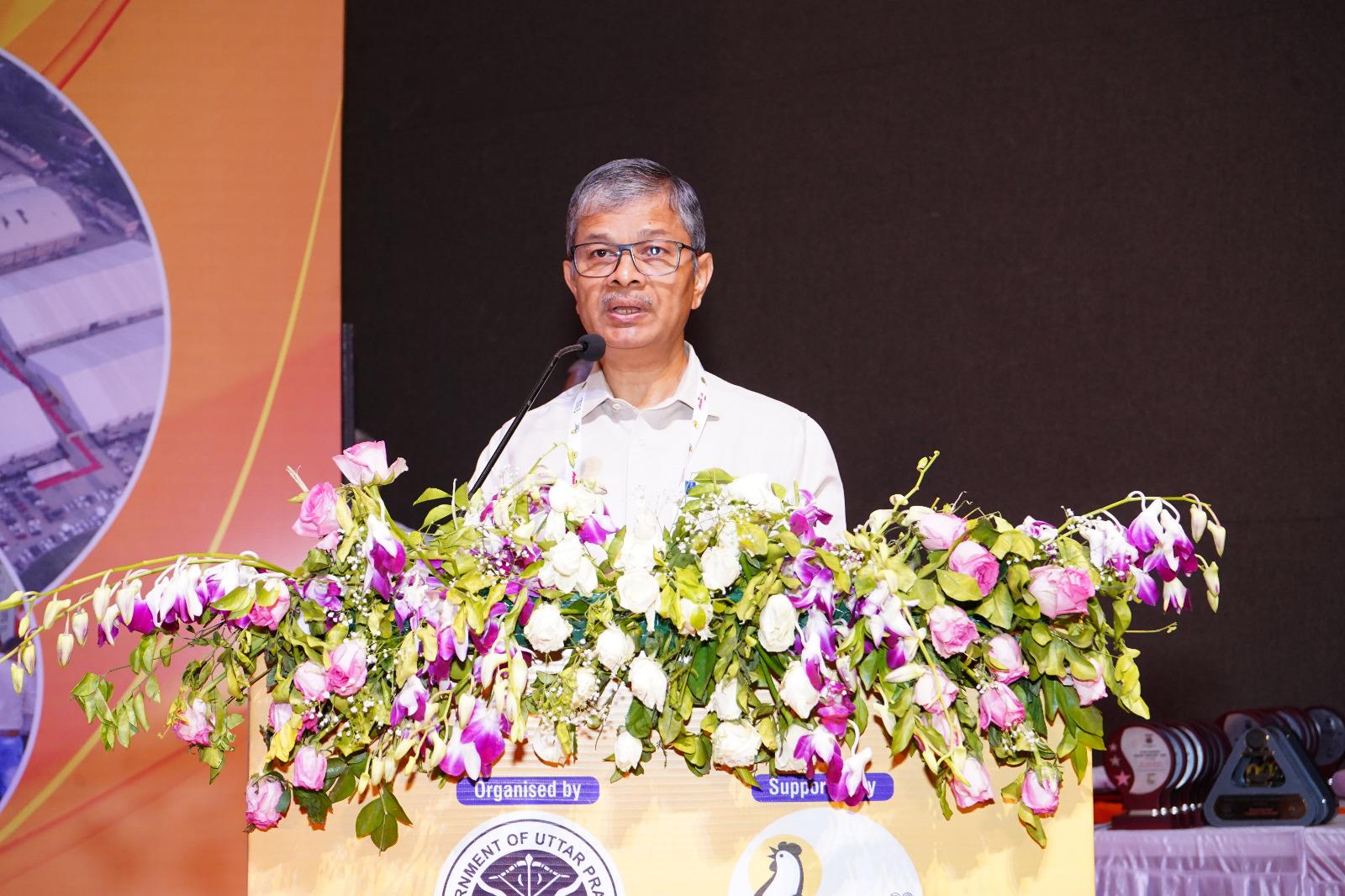 उत्तर प्रदेश के पशुधन एवं दुग्ध विकास विभाग के अपर मुख्य सचिव मुकेश कुमार मेश्राम